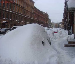 Воскресный снегопад лишил должностей петербургских чиновников.